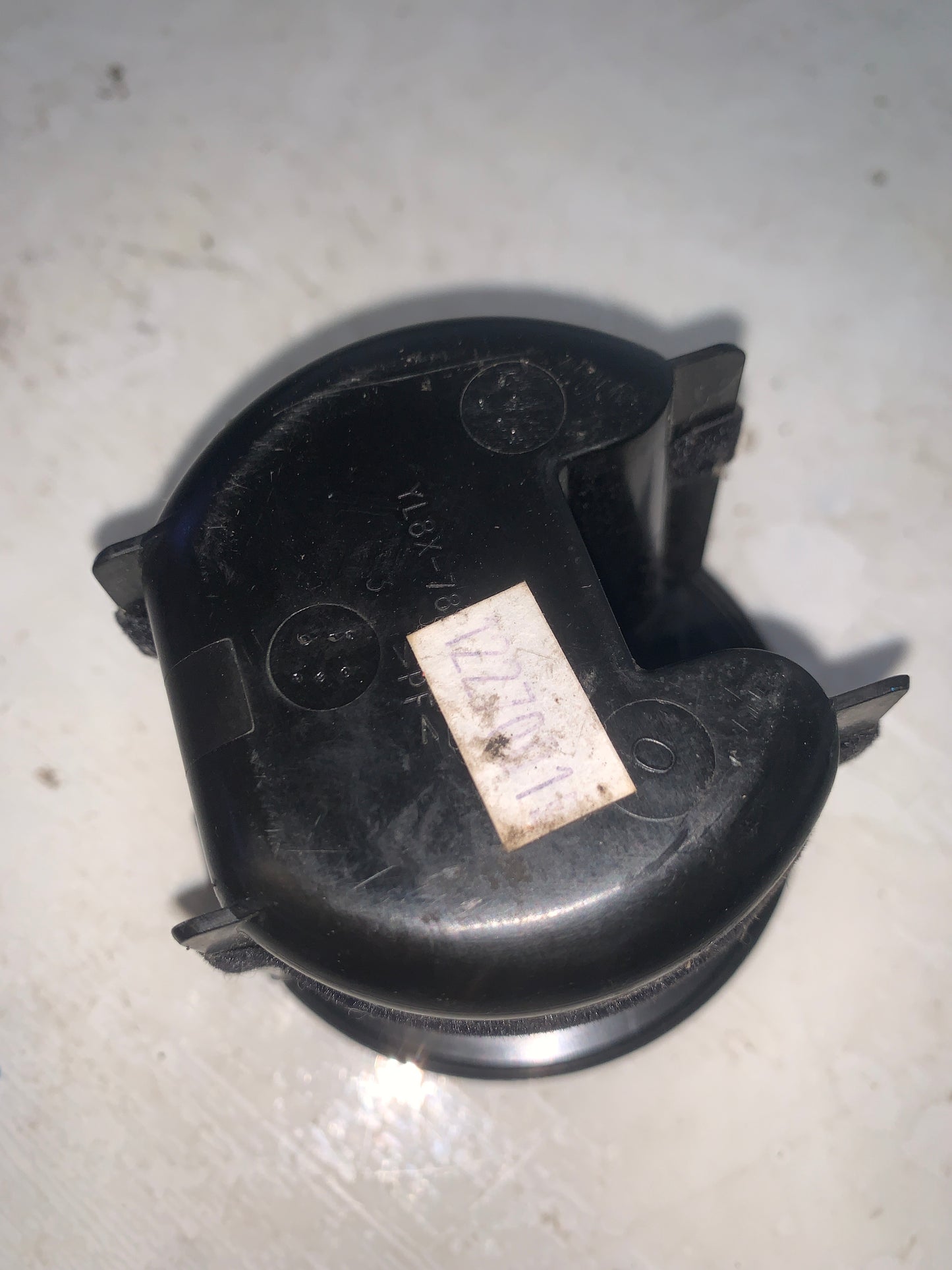 Cenicero Ford Escape 2001 2008