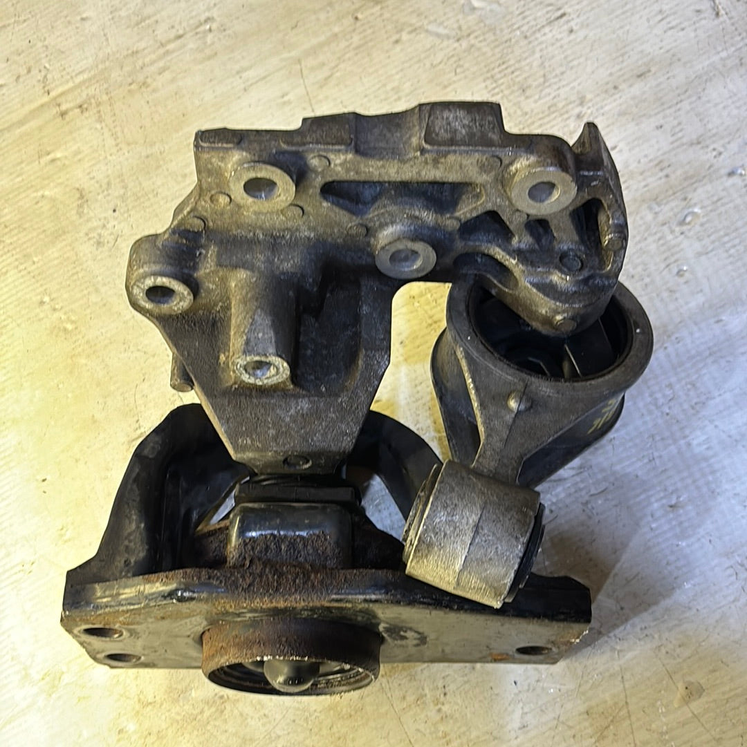 Soporte De Motor Nissan Sentra B16 2.5