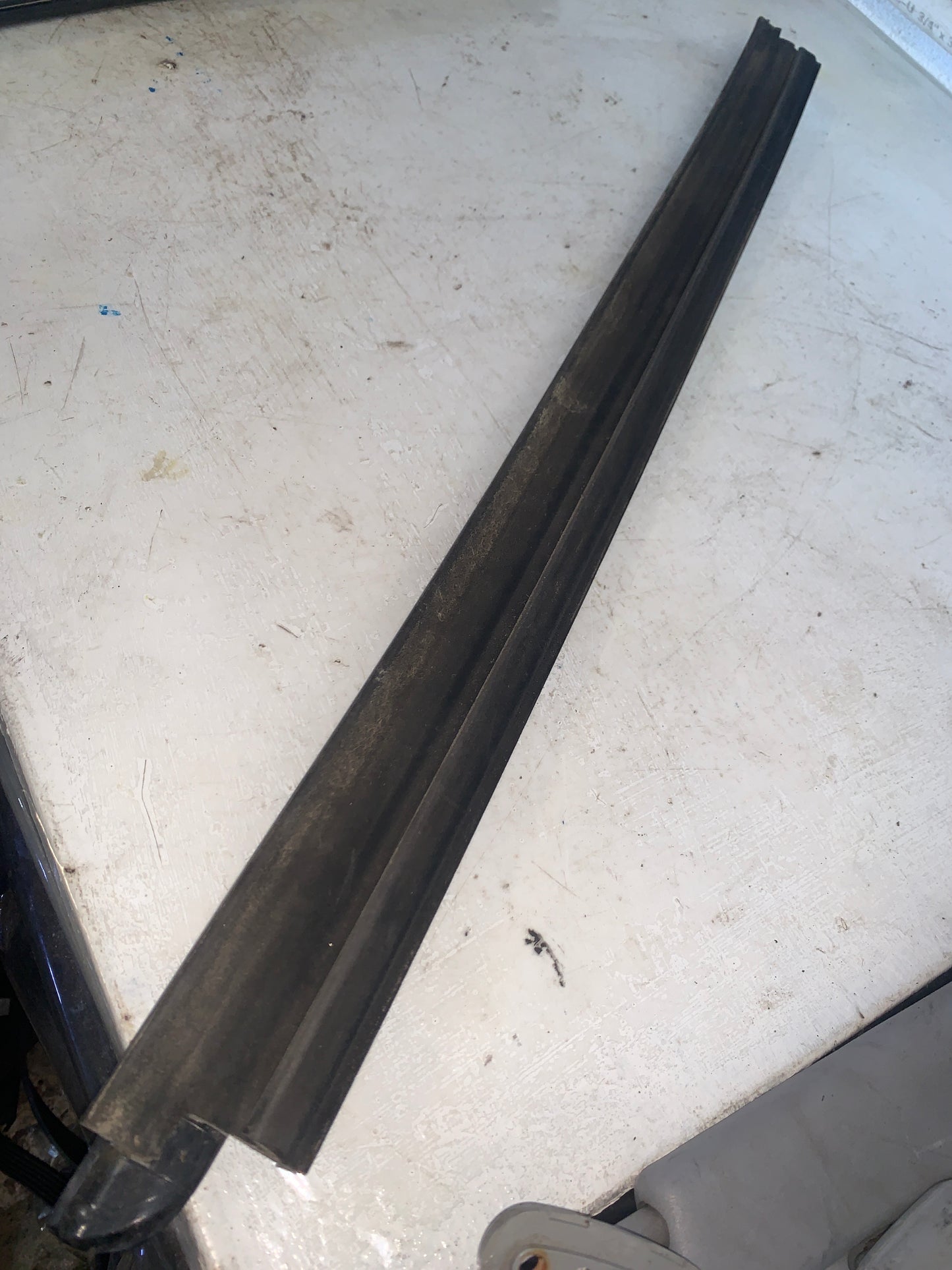 Cepillo Lamevidrio Externo Chevrolet Avalanche 2004 2008