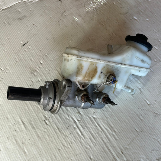 Bomba De Freno Toyota Corolla GLI 2009 2014 Importada