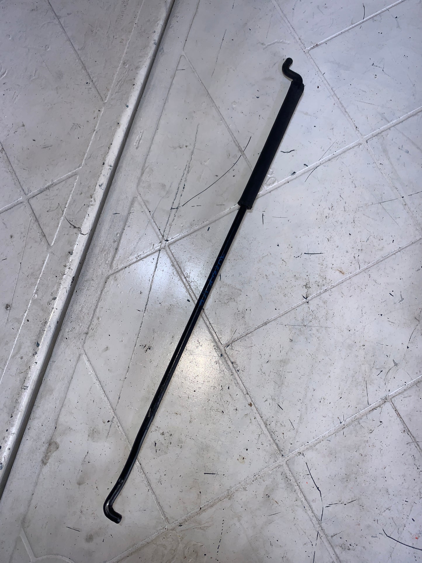 Varilla Capot Hyundai Tucson