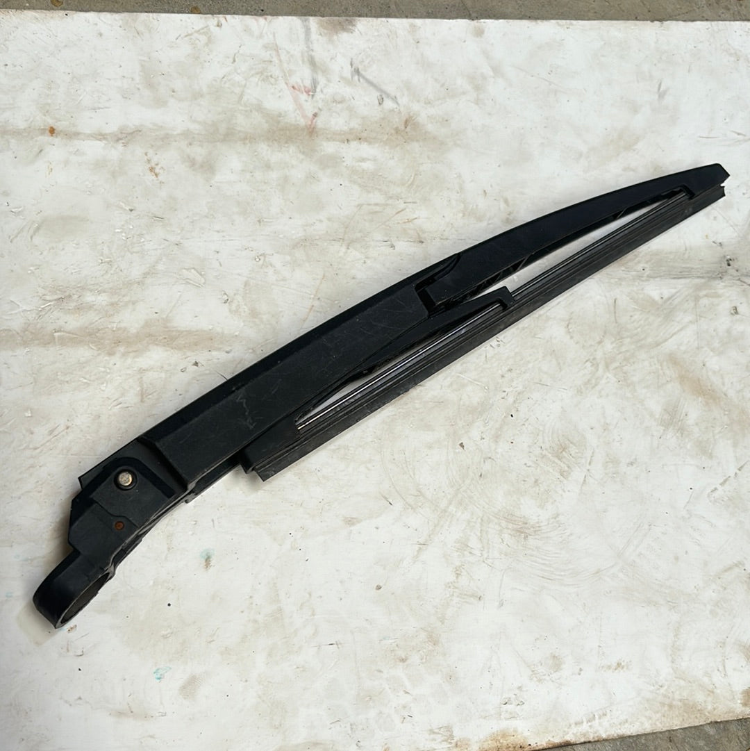 Brazo Limpia Parabrisa Trasera Nissan Tiida