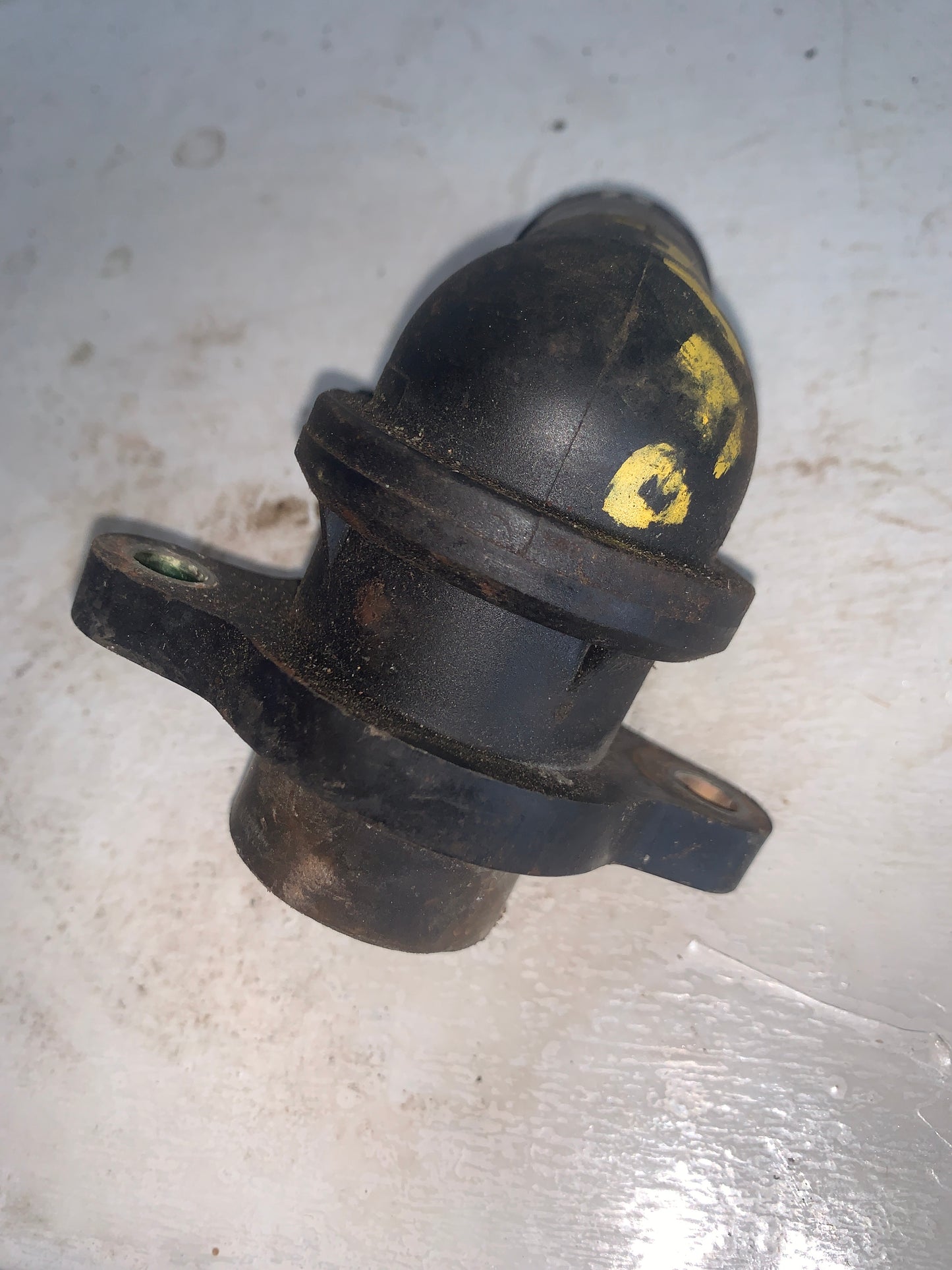 Toma Agua Plastica Termostato Chevrolet Aveo 1.6