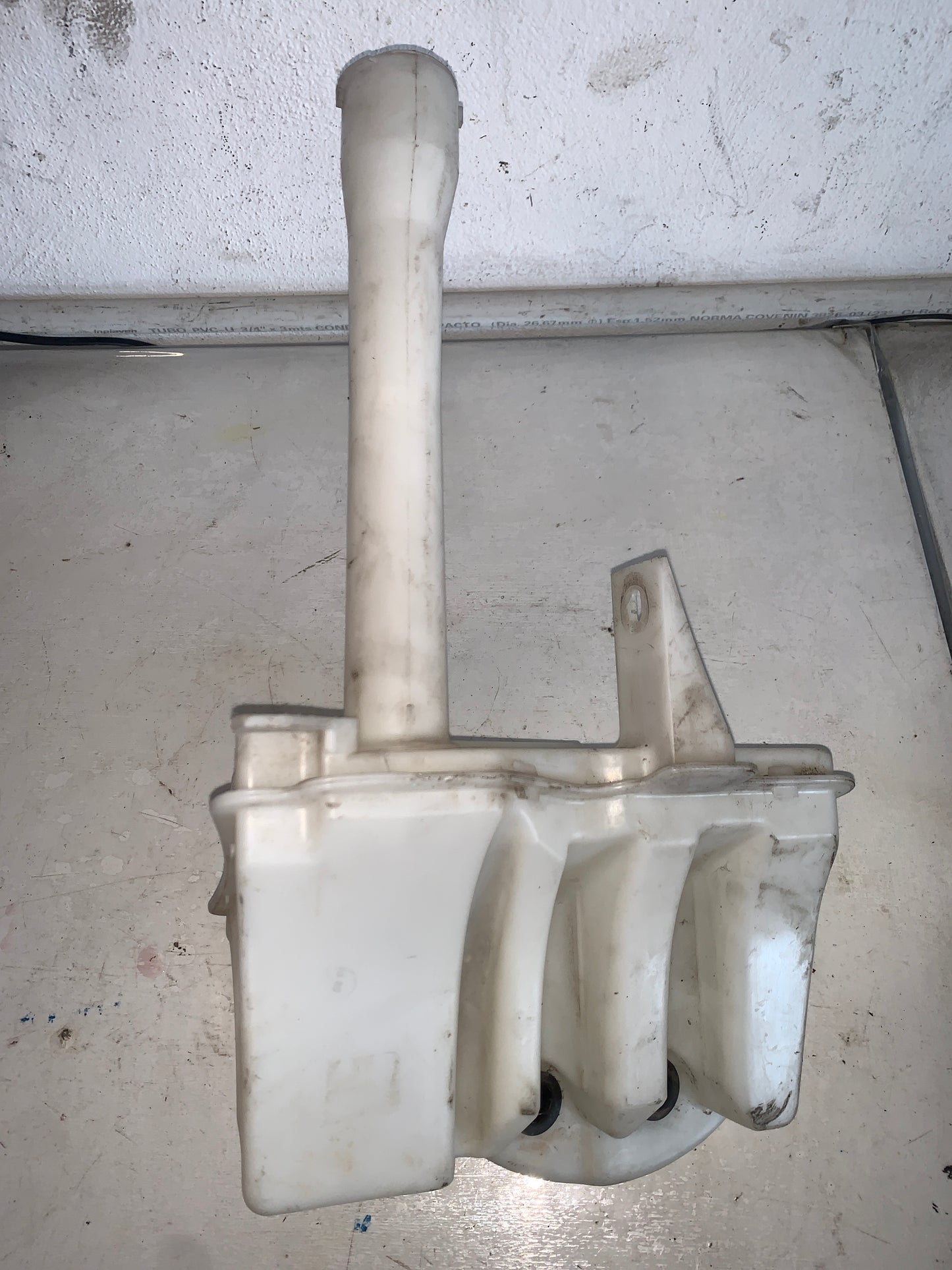 Envase Deposito Limpiaparabrisas Ford Escape 2004 2008
