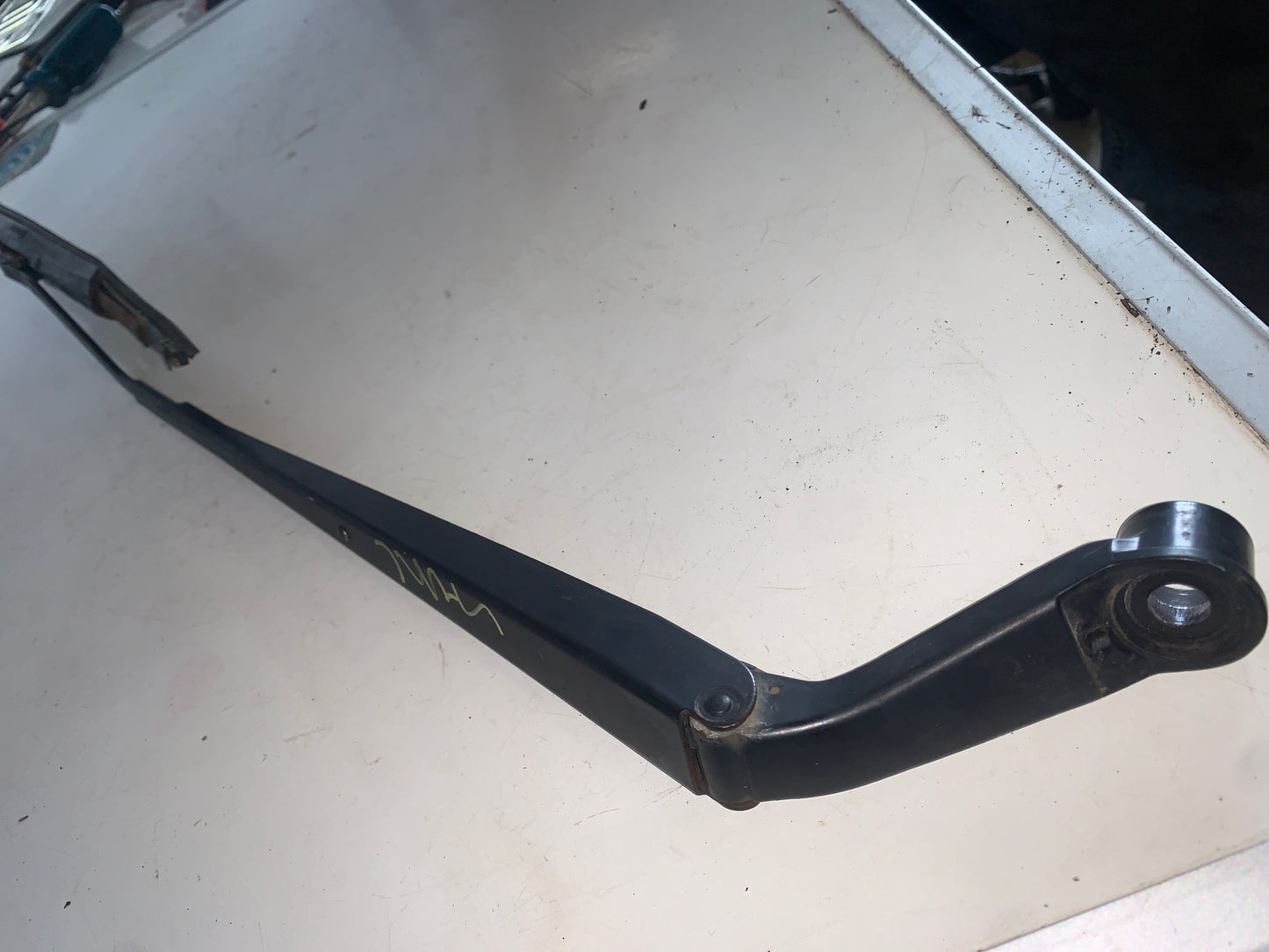 Brazo Limpia Parabrisa Toyota Corolla Sensacion 2003 2008