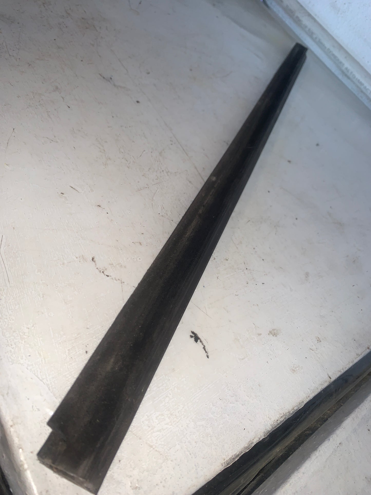 Cepillo Lamevidrio Externo Ford Escape 2001 2010
