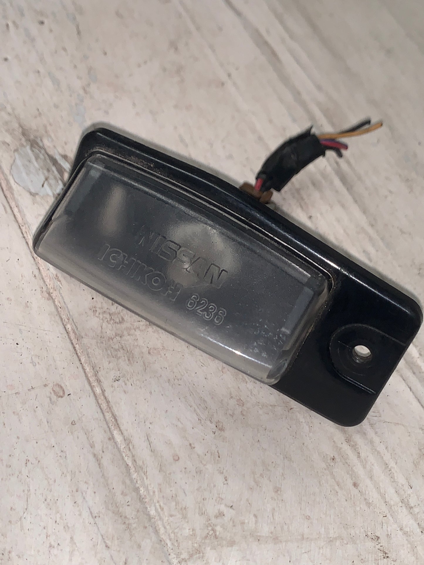 Luz Placa Trasera Nissan Sentra B16