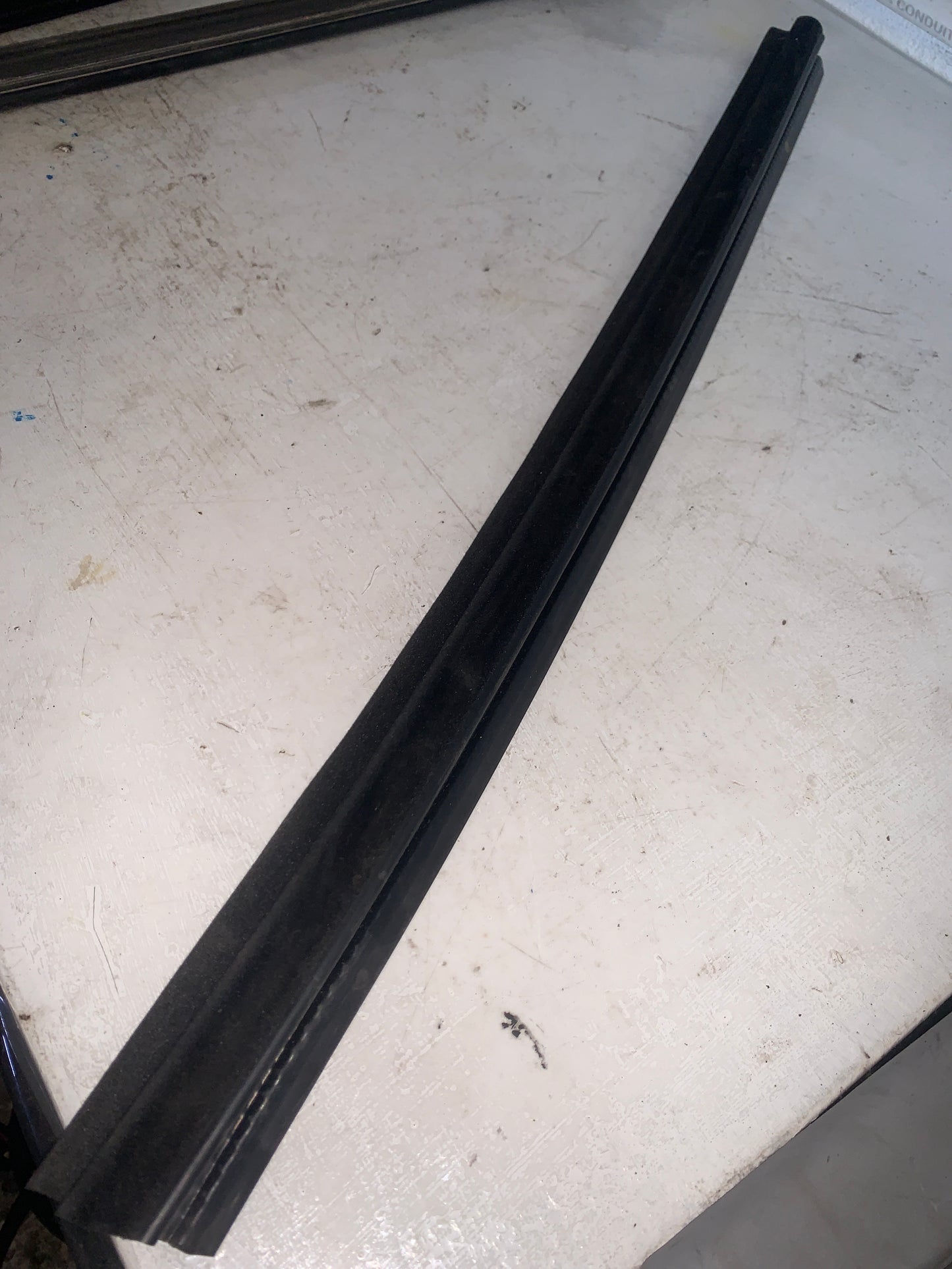 Cepillo Lamevidrio Interno Chevrolet Avalanche 2004 2008