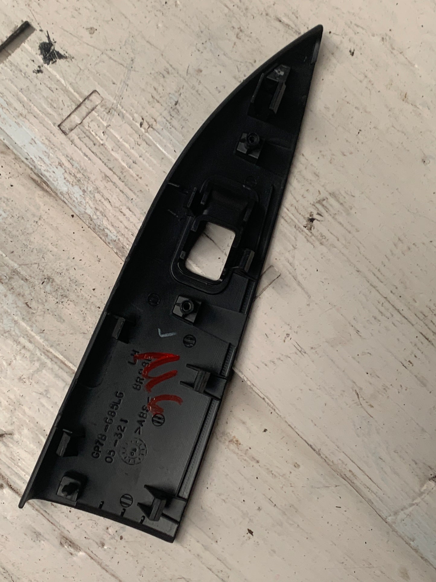 Embellecedor Mando Vidrio Mazda6