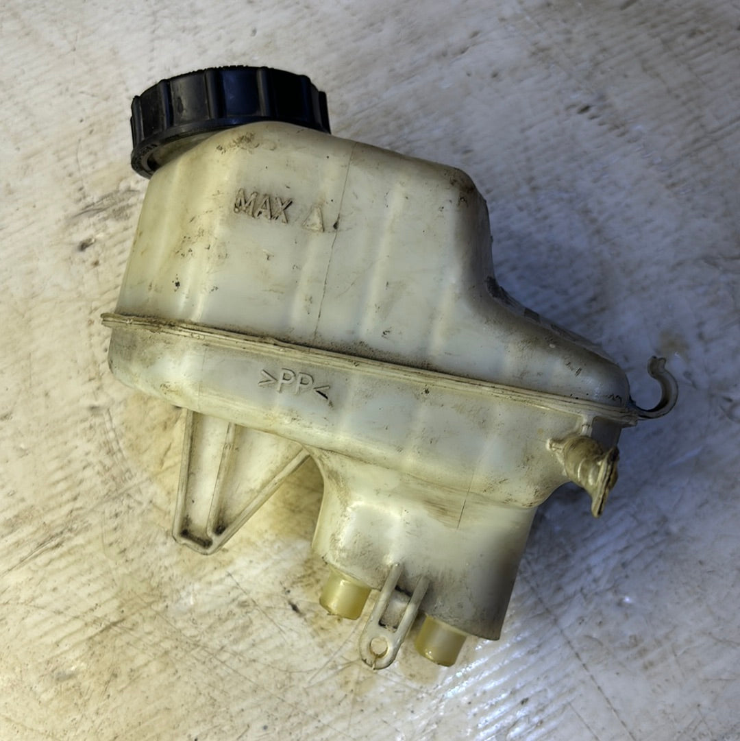 Envase Bomba De Freno Chevrolet Cruze