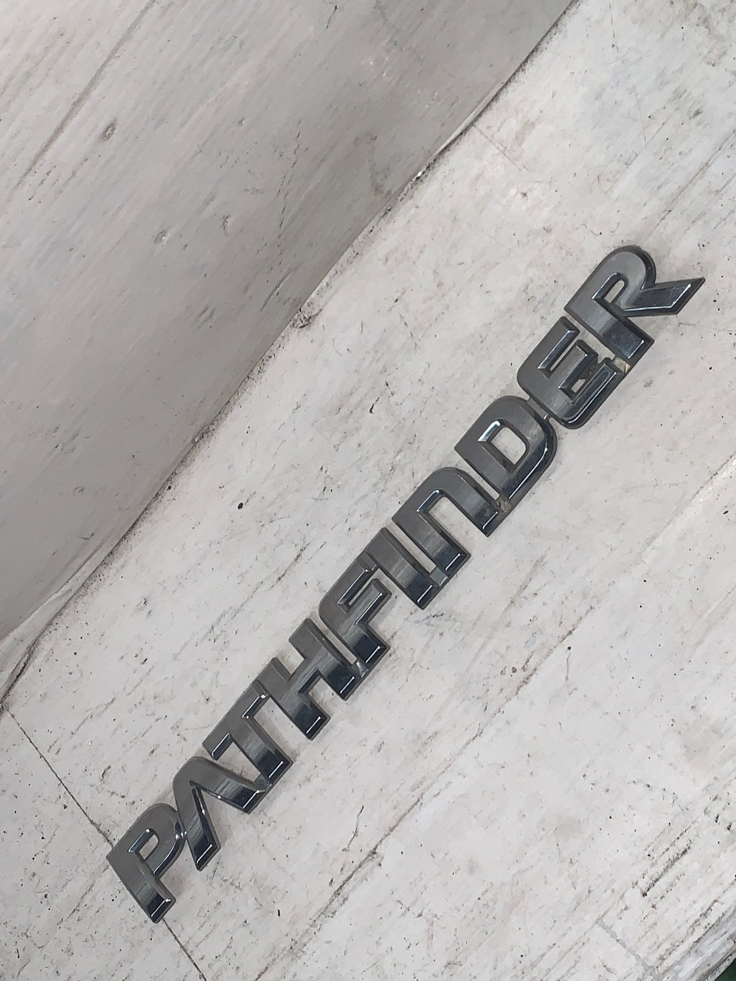 Emblema Letra Pathfinder Nissan