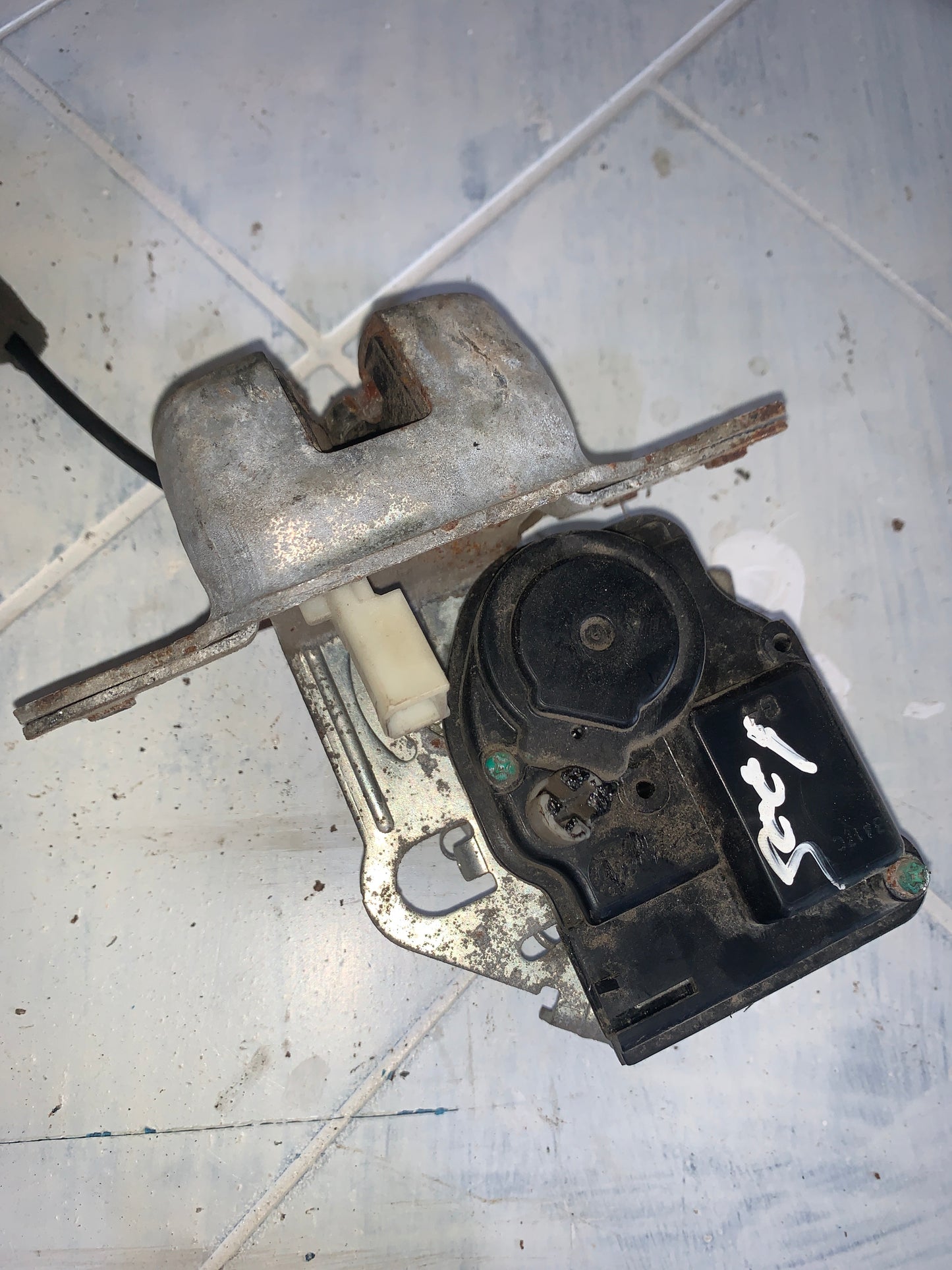 Cerradura Compuerta Jeep Grand Cherokee 4.7 Laredo