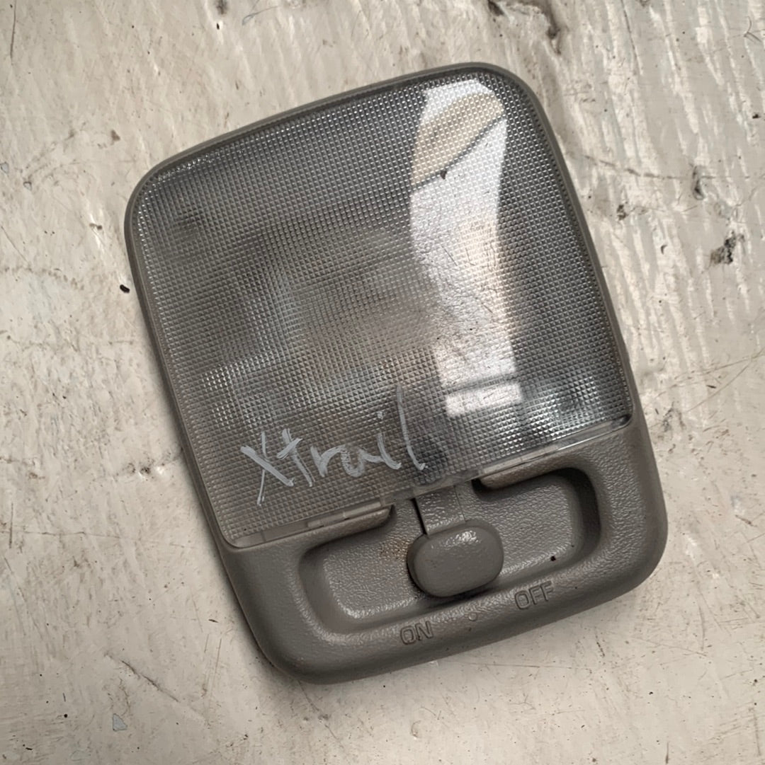 Lampara Luz De Techo Central Nissan Xtrail