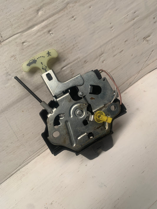 Cerradura De Maleta Toyota Yaris Belta 2007 2012