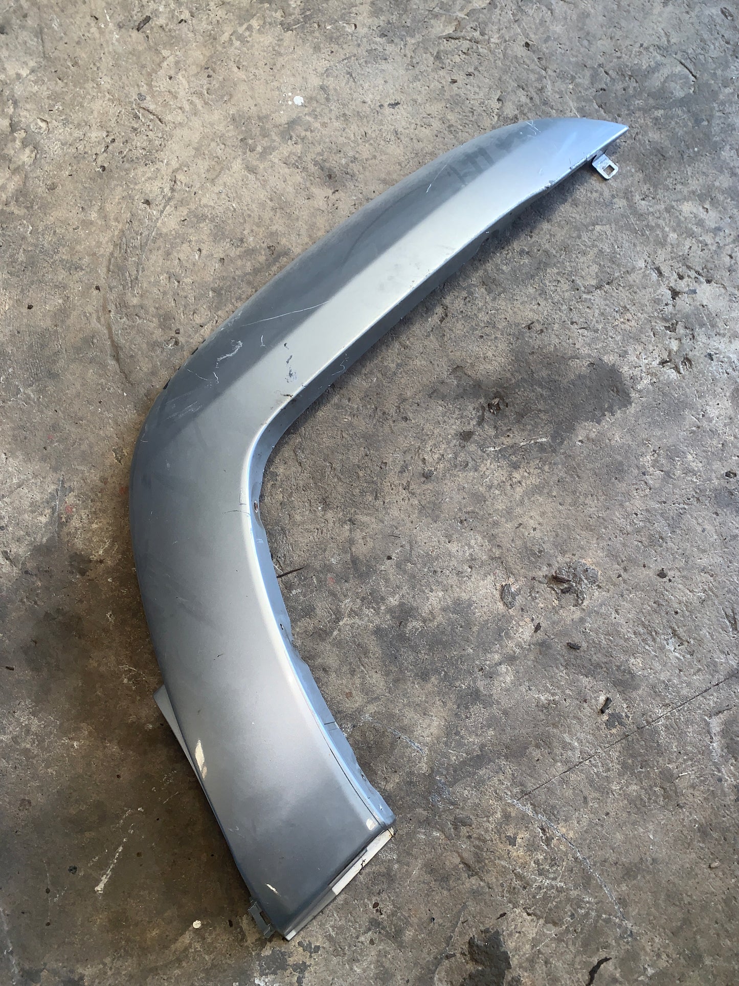 Moldura Buche Delantero Toyota 4Runner 2003 2005