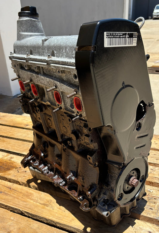 Motor 7/8 Volkswagen Bora Jetta 2.0L 2004 2011