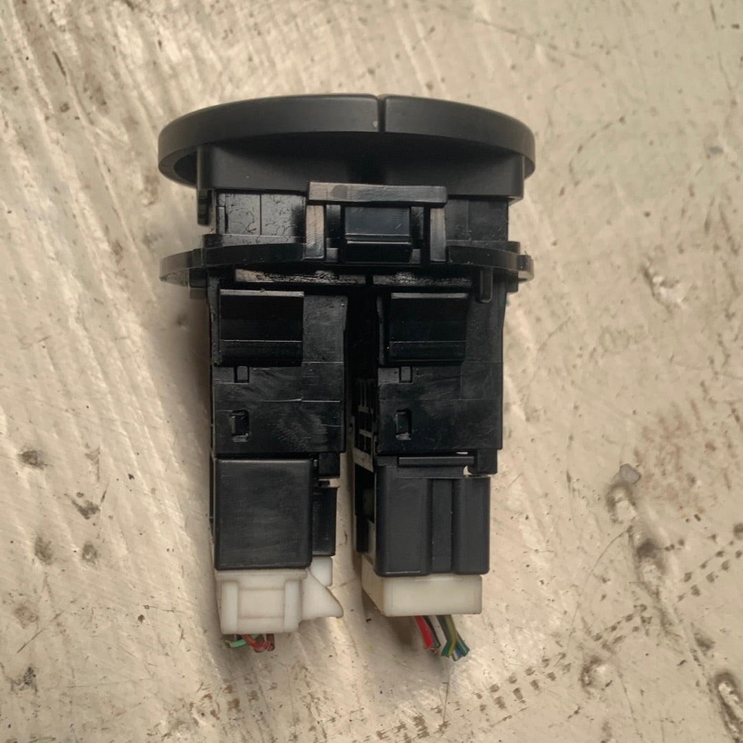 Boton Luz Emergencia Nissan Xtrail 2003 2007