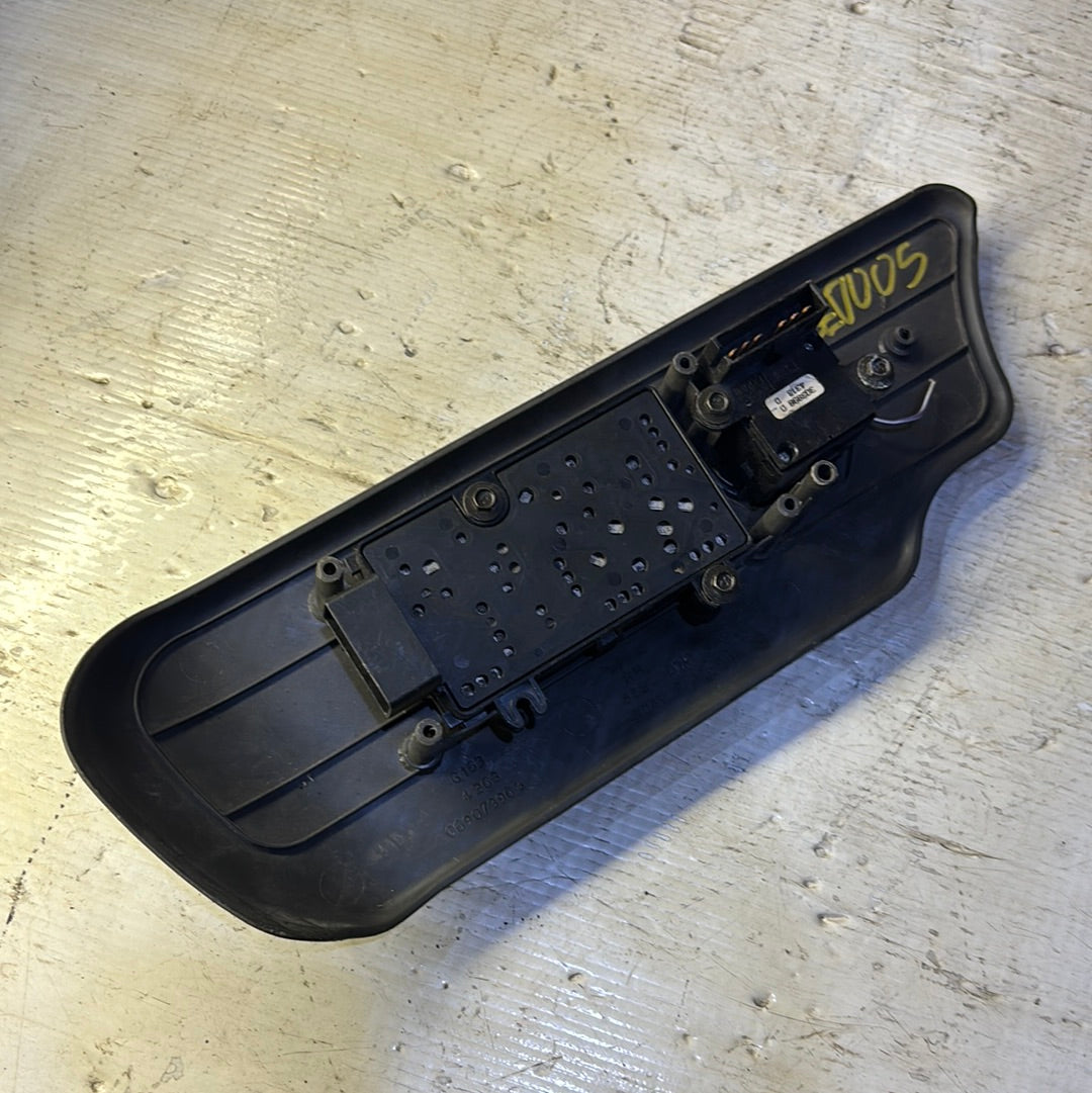 Embellecedor Mando Vidrio Chevrolet Silverado