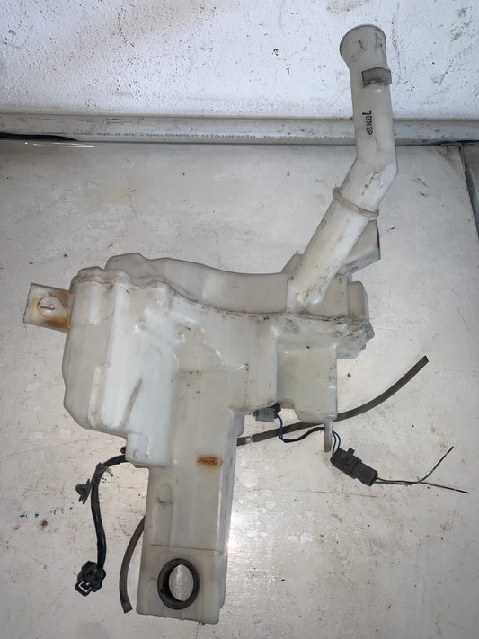 Envase Deposito Agua Limpia Parabrisas Mazda3