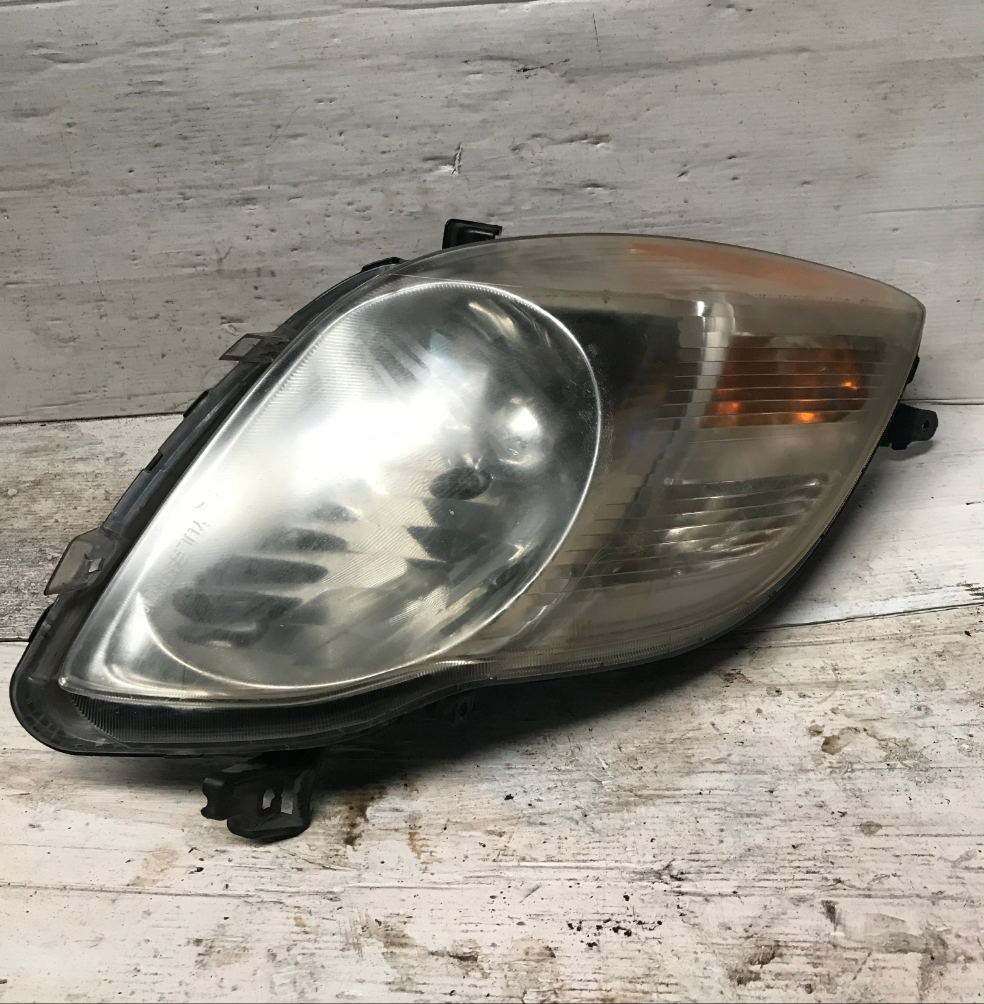 Faro Delantero Toyota Yaris 2009 2011
