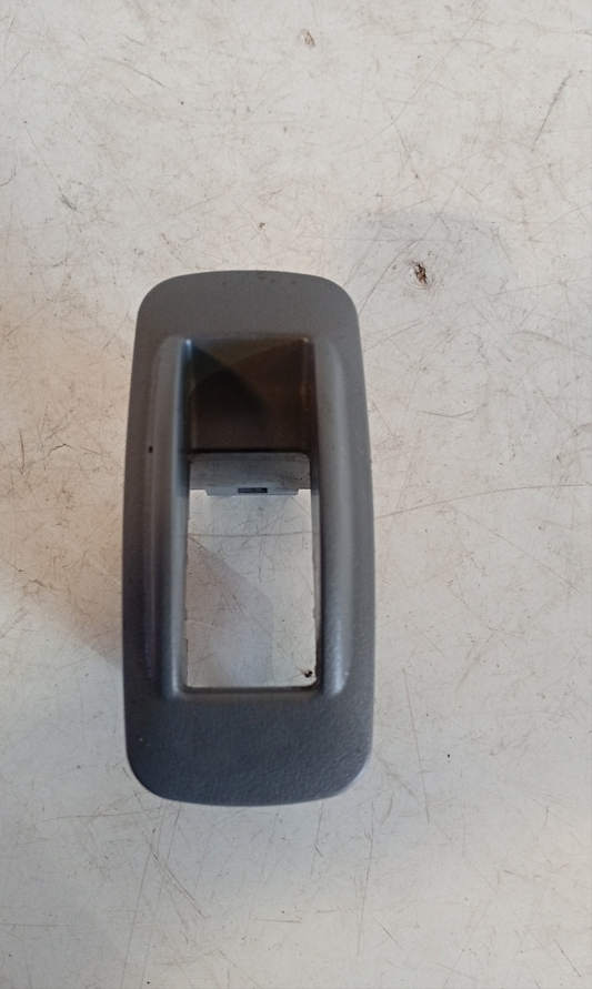 Embellecedor Mando Eleva Vidrio Individual Toyota Rav4