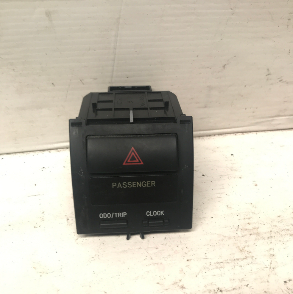 Boton Tecla Luz Emergencia Toyota Yaris Belta 2008 2011