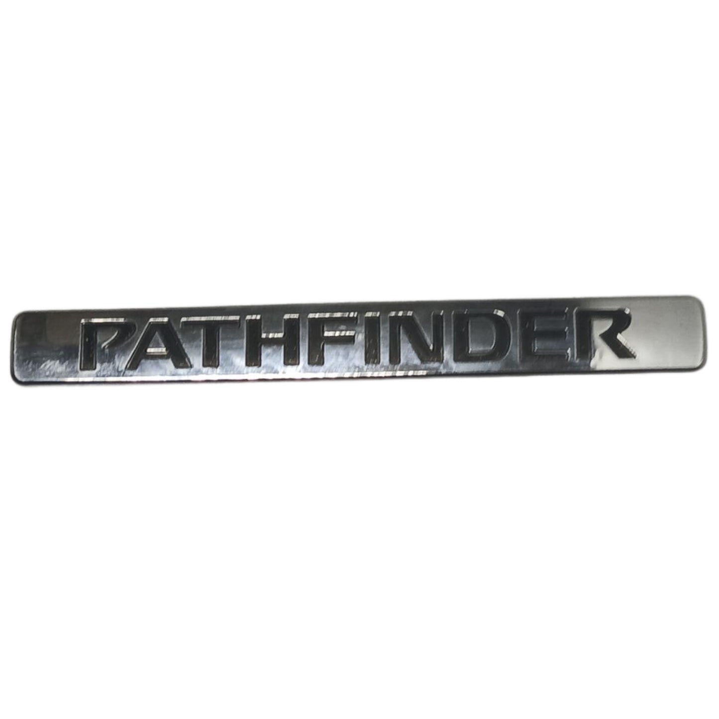 Emblema Pathfinder Nissan