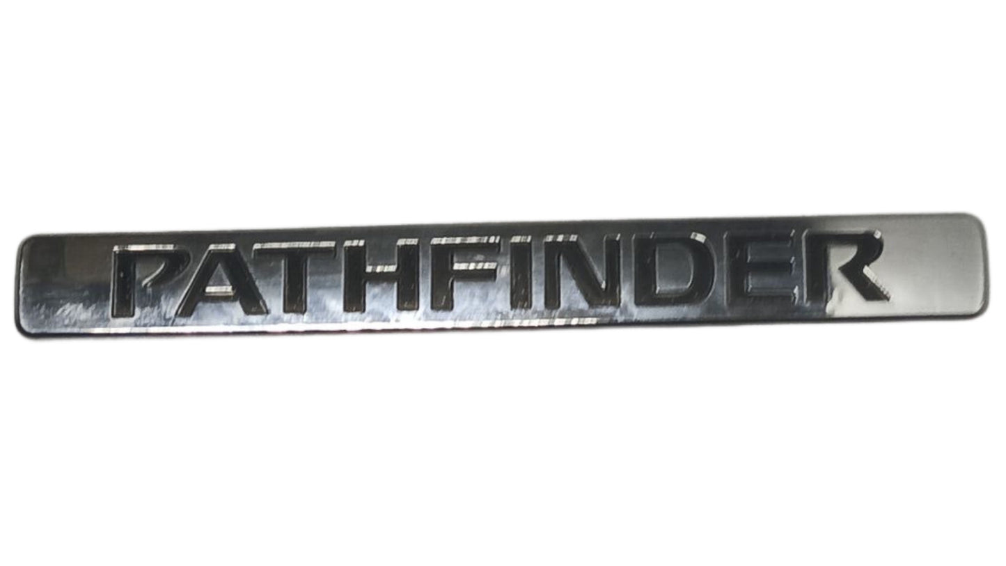 Emblema Pathfinder Nissan