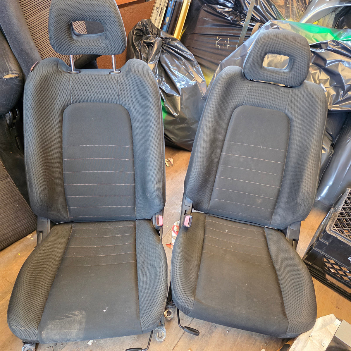 Juego Asientos Decorativos Nissan Sentra Negro B15 SER 2001 2008