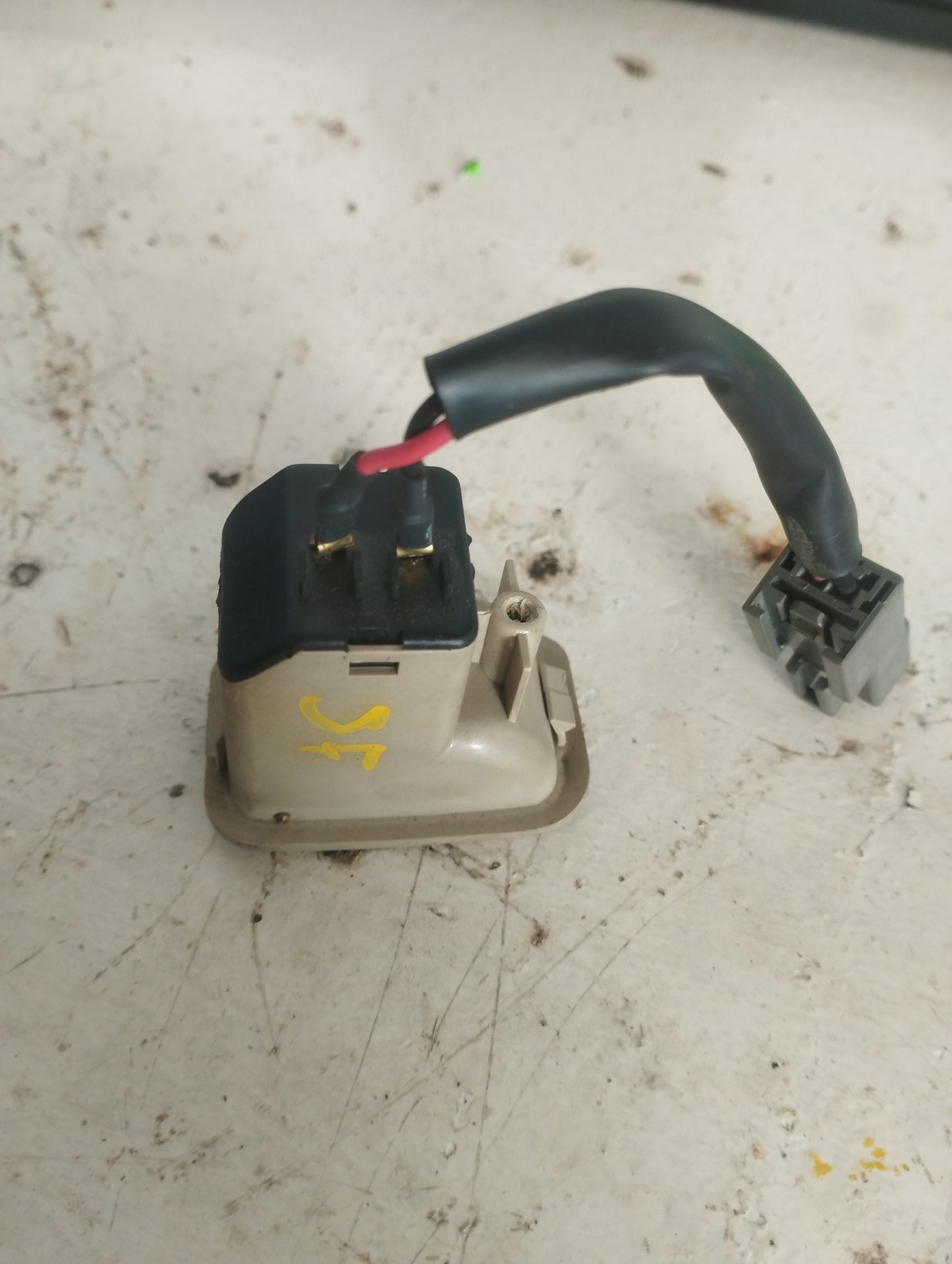 Boton Selenoide Tapa Gasolina Hyundai Santa Fe 2001 2005