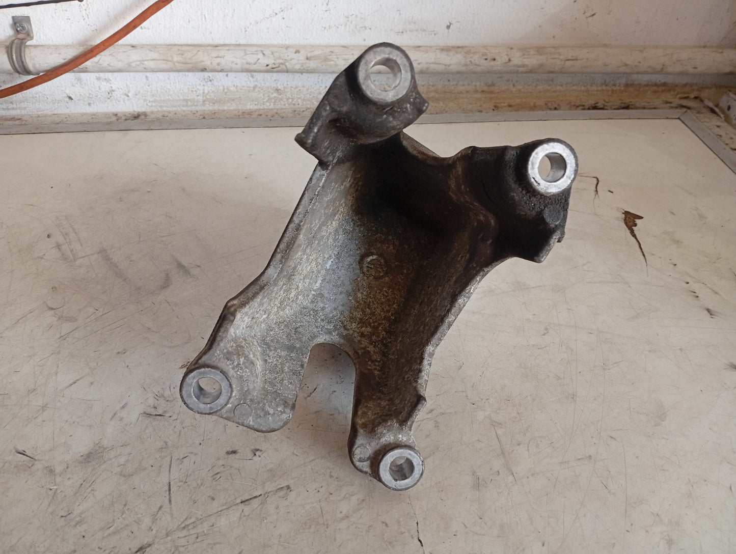 Base Soporte Caja Suzuki Grand Vitara 2.7