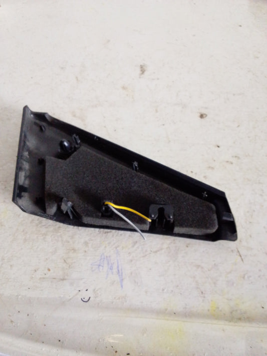 Tapa Triangulo Trasero Mazda 5 2007 2010