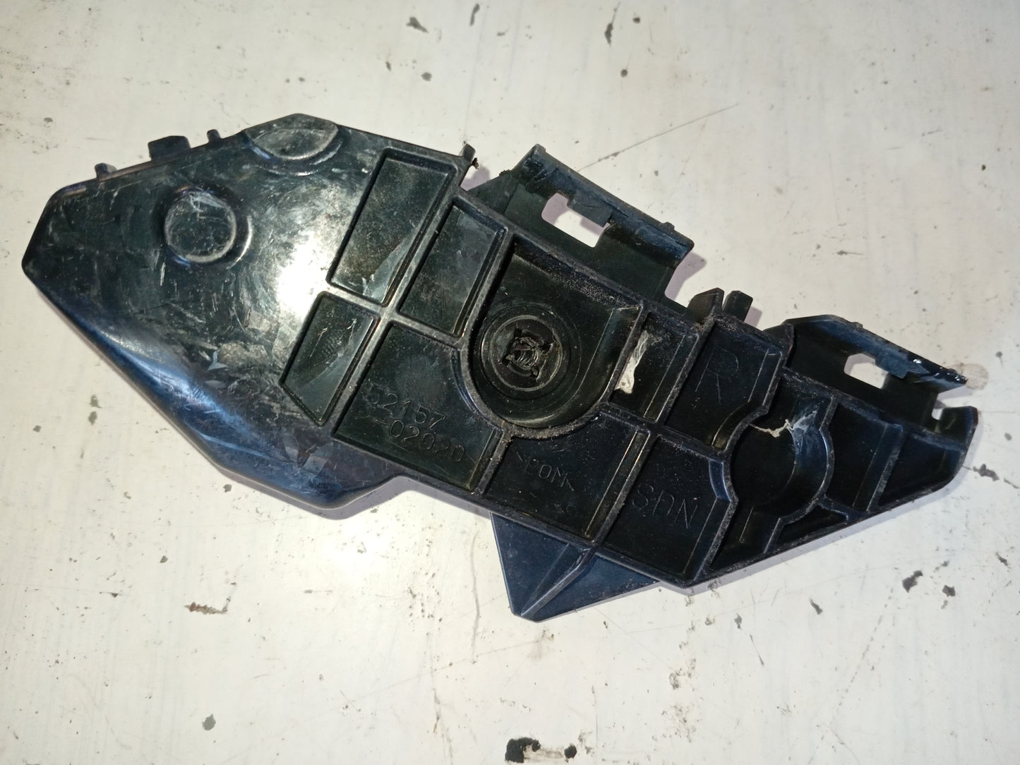 Base Parachoque Trasero Soporte Guia Toyota Corolla 2009 2013