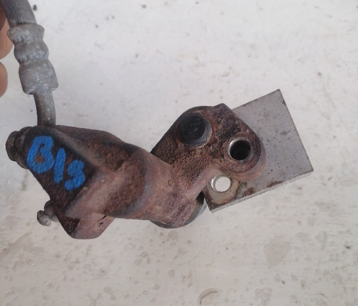 Bombin de Croche Inferior Nissan B15