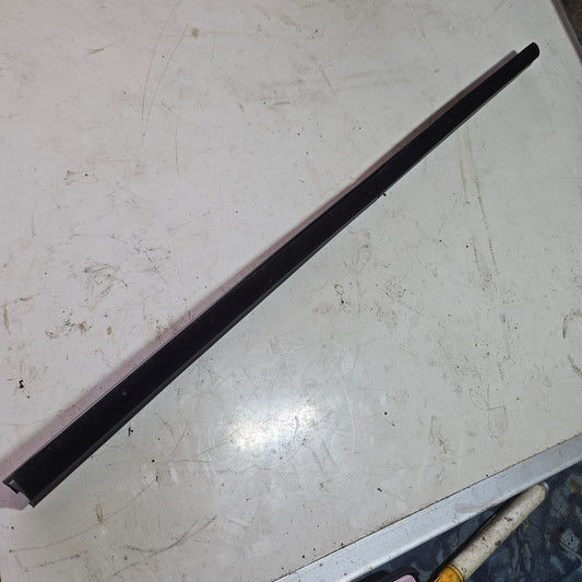 Cepillo Lamevidrio Interno Jeep Liberty KJ 2002 2006