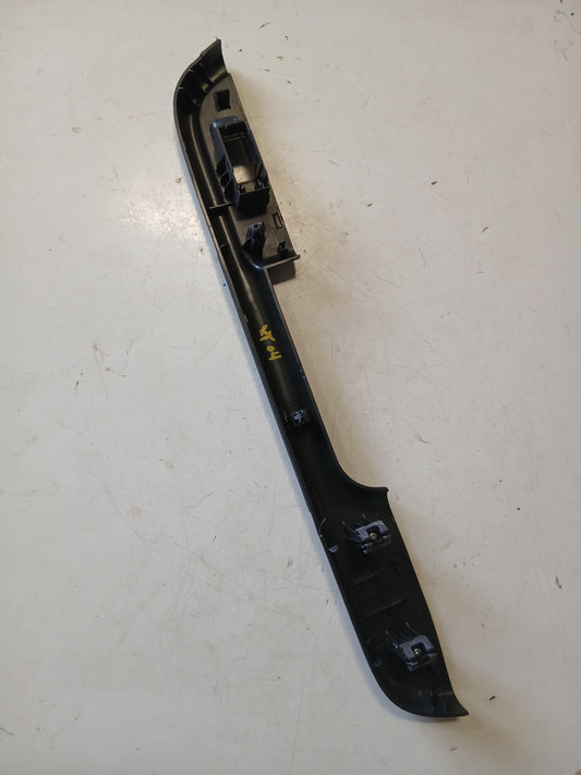 Embellecedor Mando Eleva Vidrio Trasero Nissan Xtrail 2003 2007