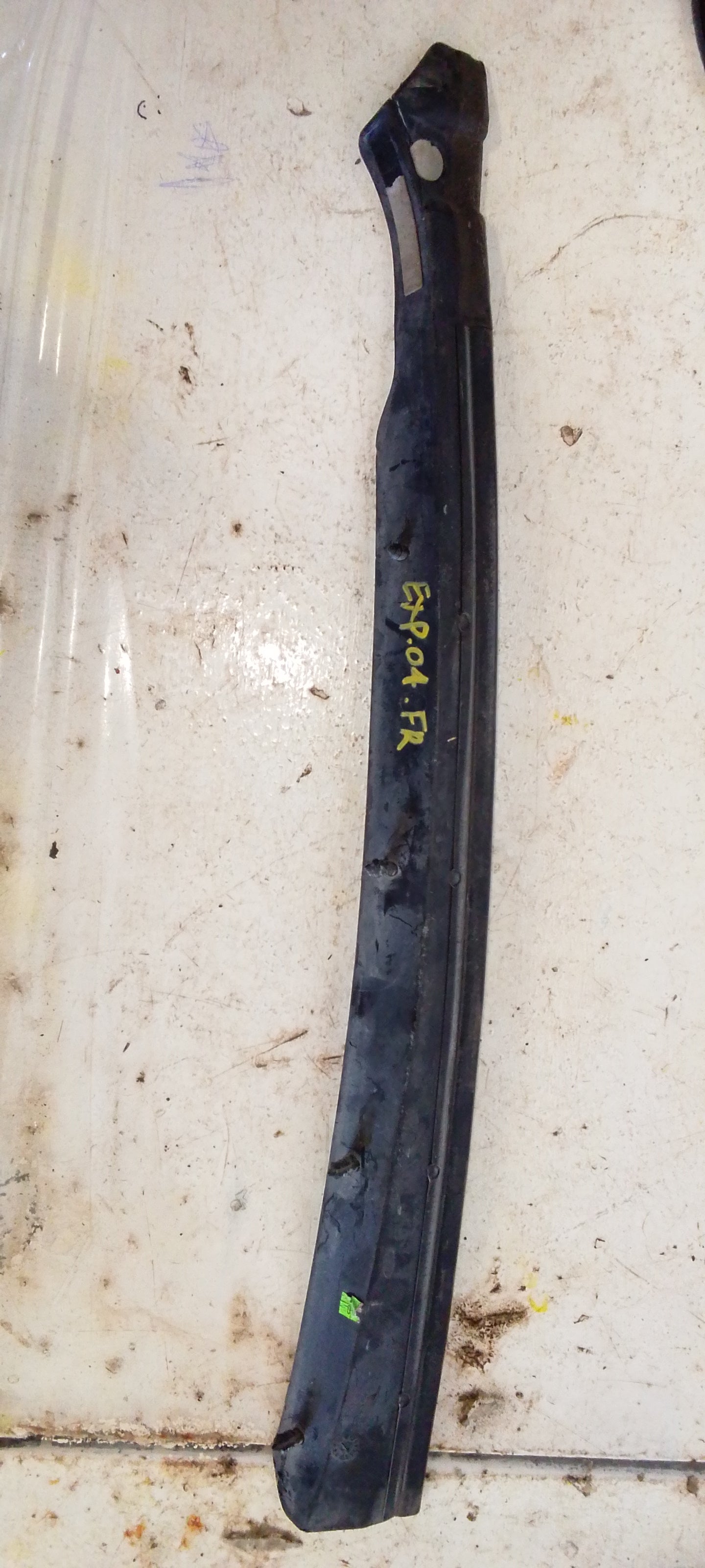 Platina Borde Rueda Delantera Ford Explorer 2004