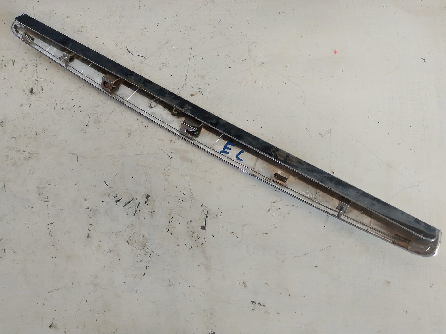 Platina Capot Hyundai Elantra 2.0 2001 2005