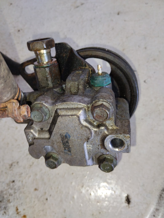 Bomba Direccion Hidraulica Nissan Sentra B14