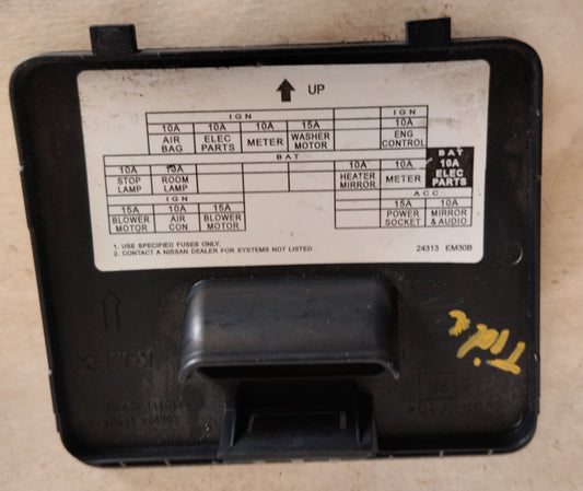 Tapa Fusilera Interna Nissan Tiida 2008 2012