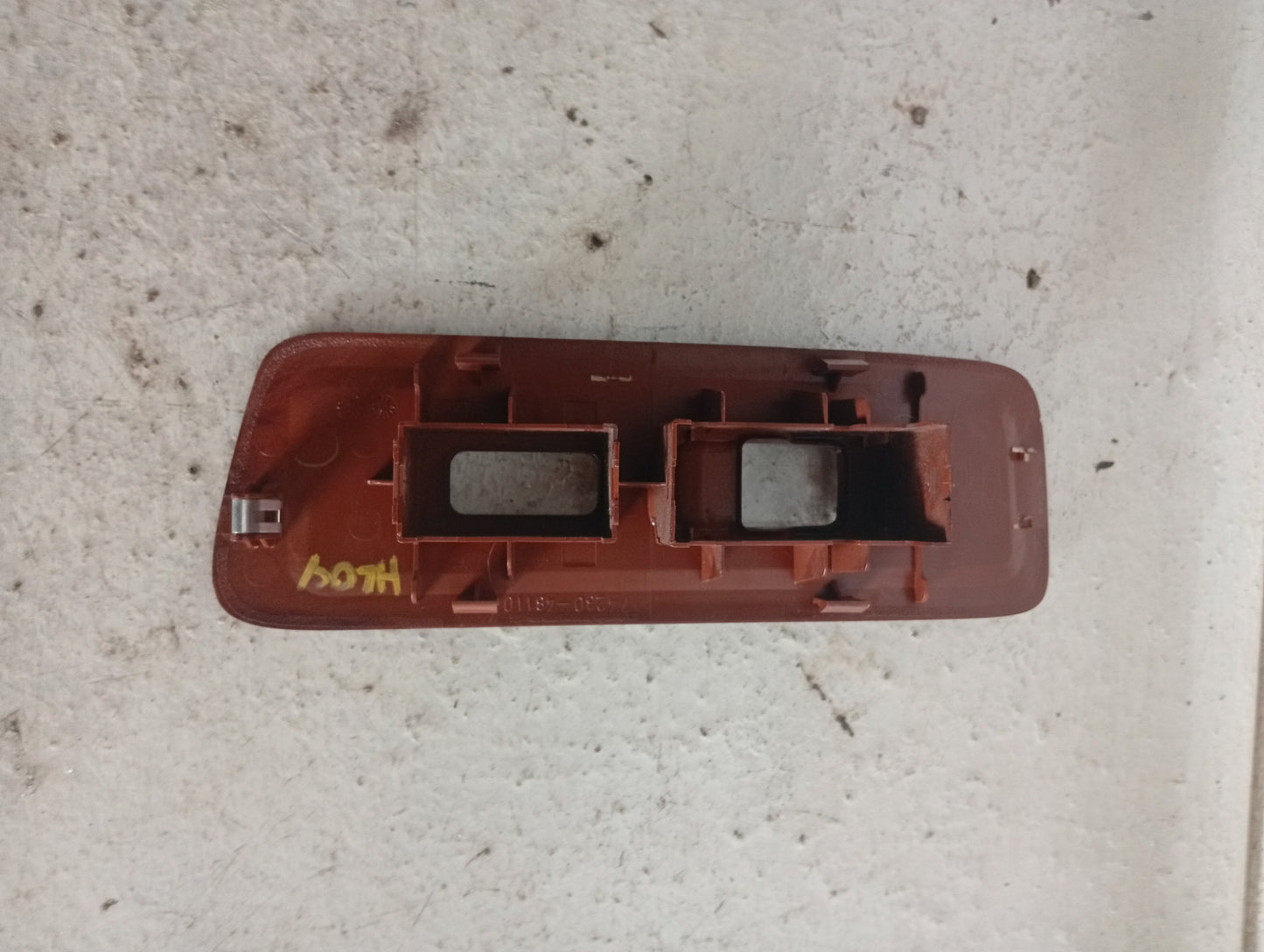 Embellecedor Mando Eleva Vidrio Toyota highlande 2004