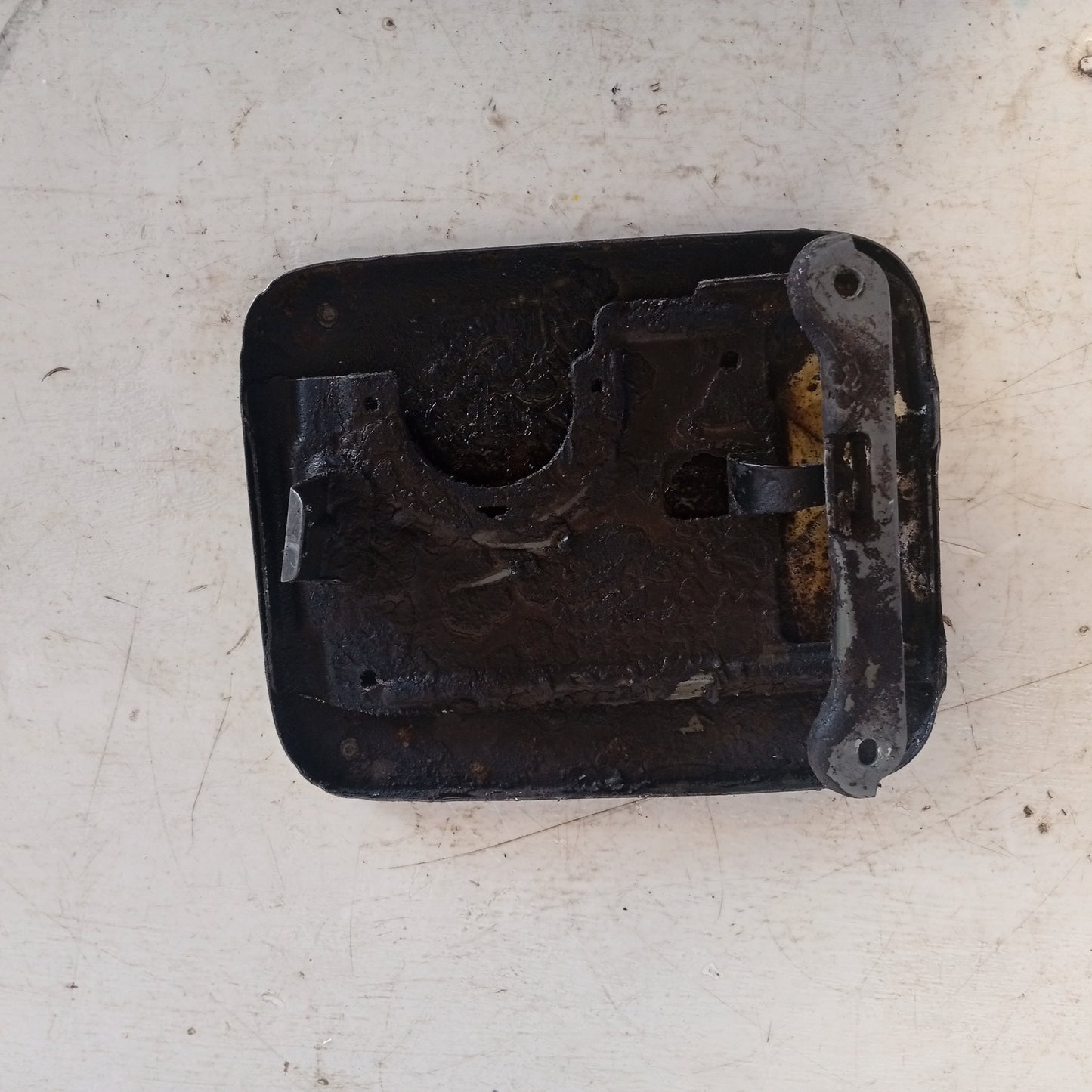 Contratapa Gasolina Nissan Sentra B14