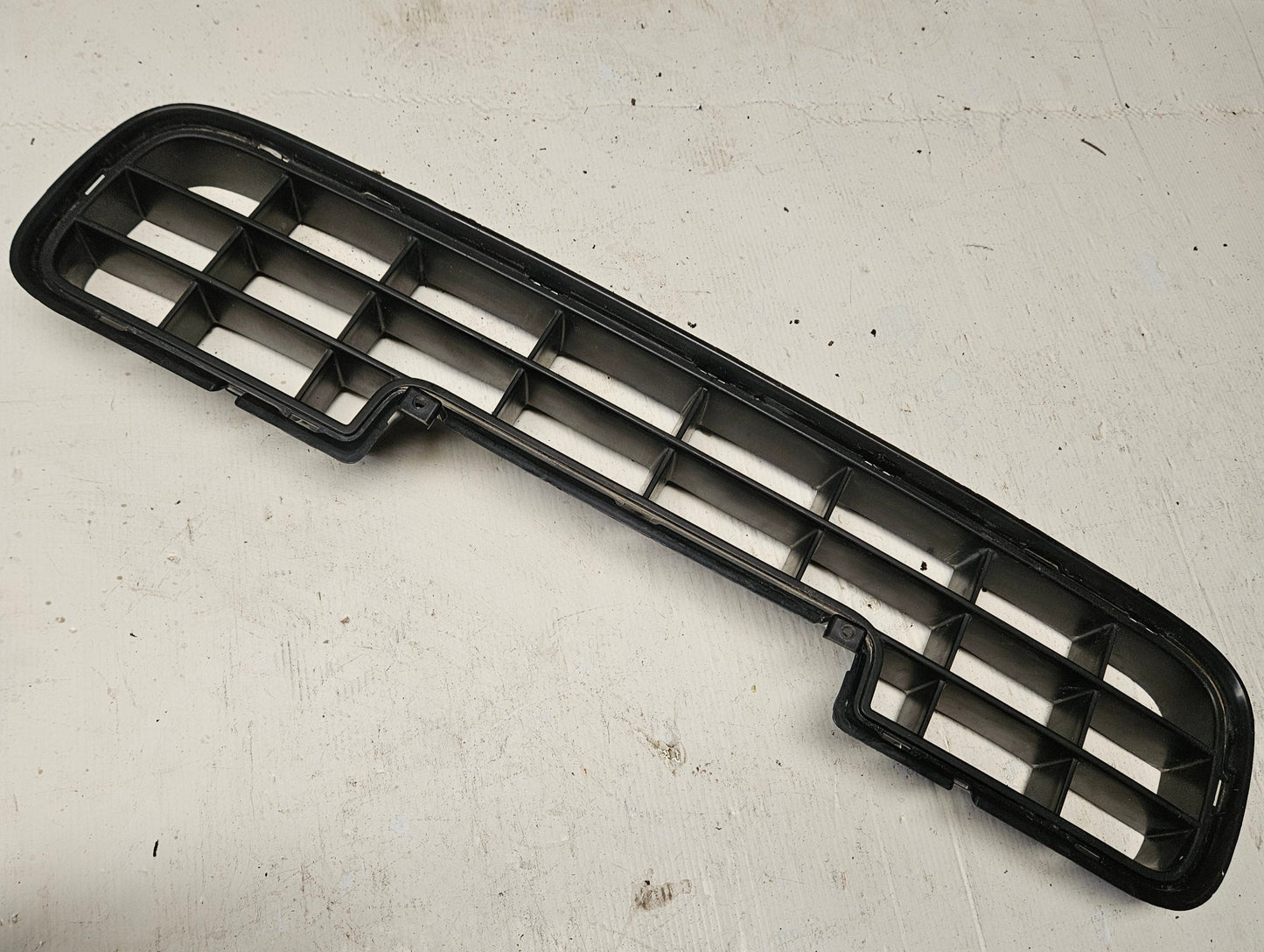 Parrilla Delantera Inferior Kia Sportage 2006 2010