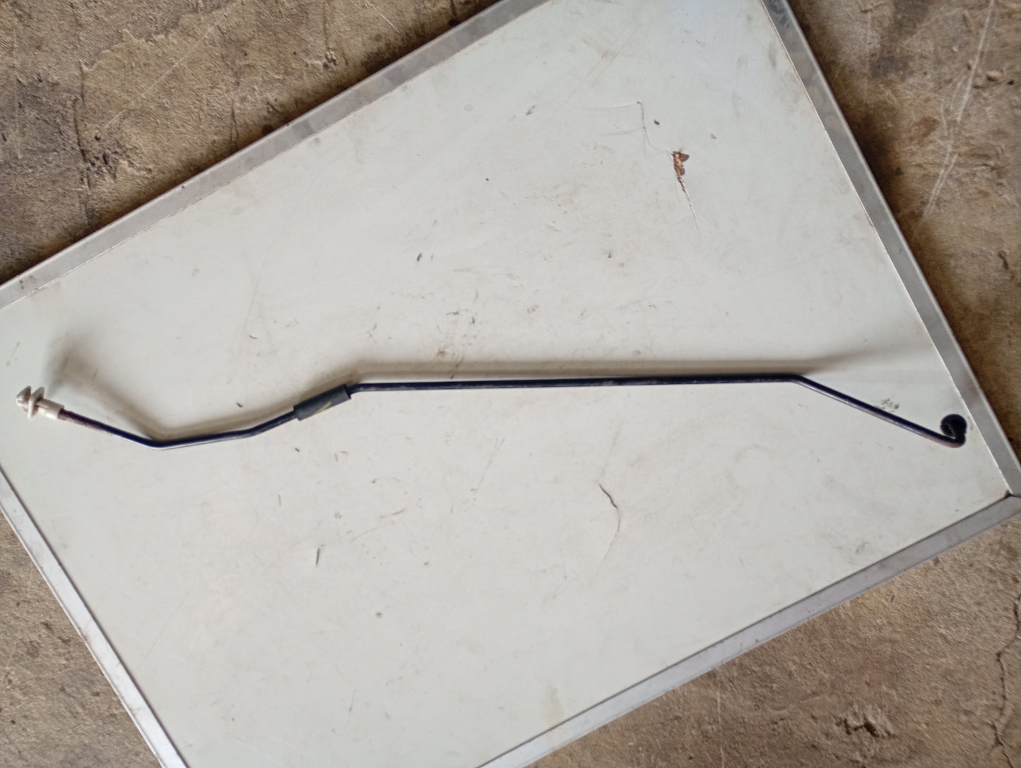 Varilla Capot Jeep Liberty KK