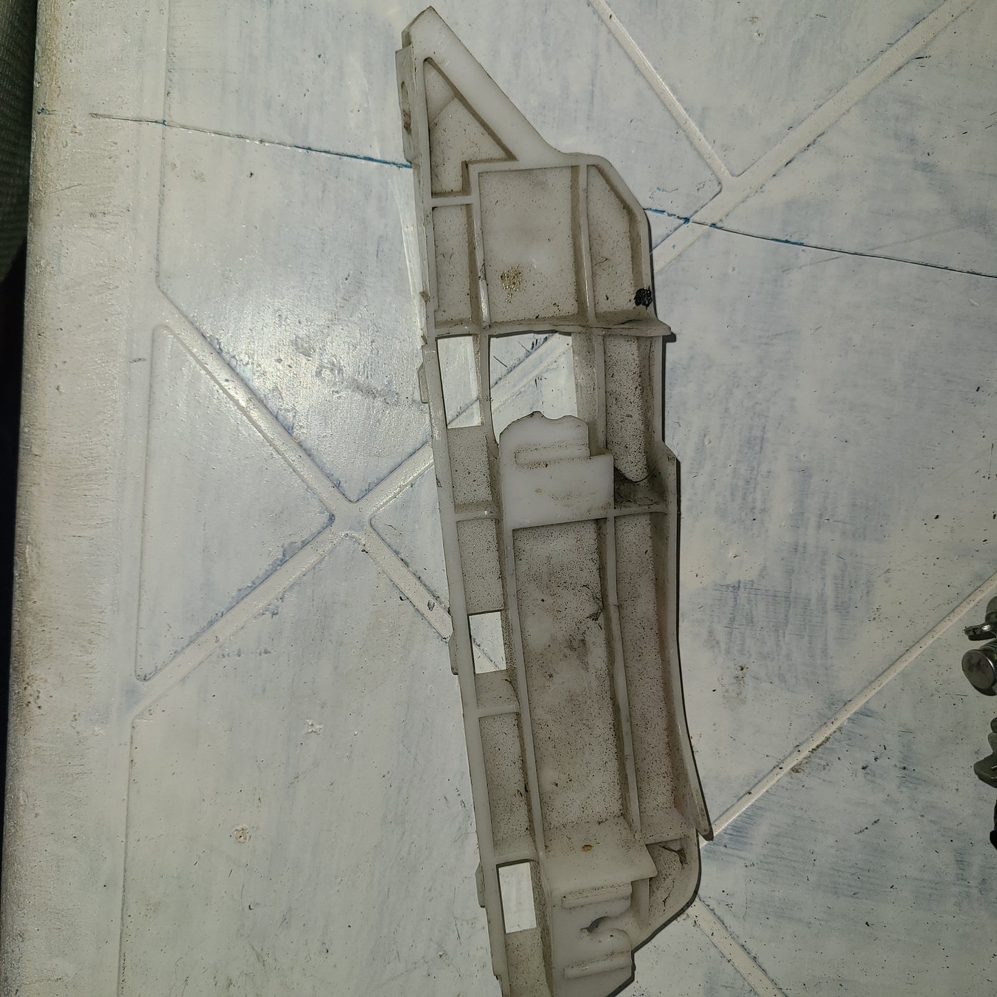 Base Parachoque Delantero Soporte Guia Honda Odyssey 2005 2010