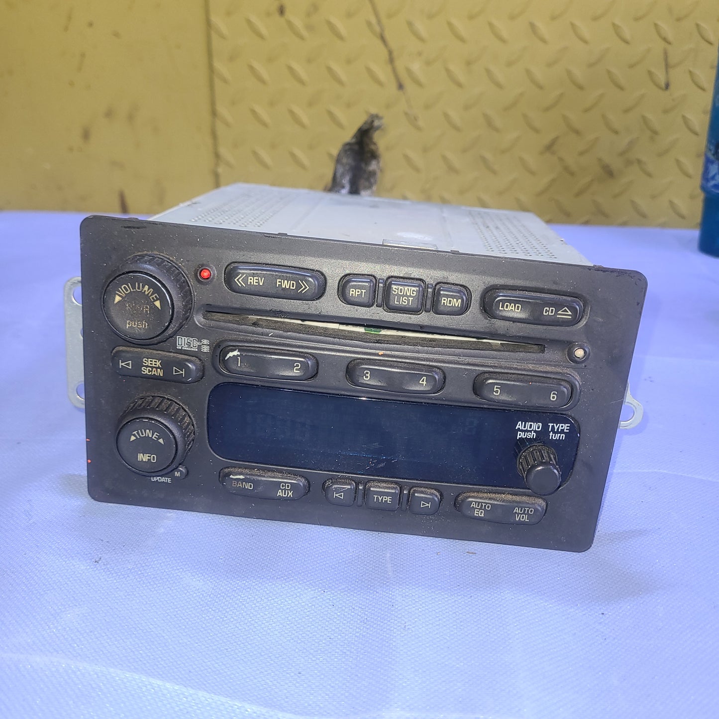 Radio Chevrolet Silverado GMC Sierra Tahoe 2005