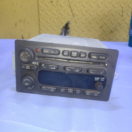 Radio Chevrolet Silverado GMC Sierra Tahoe 2005