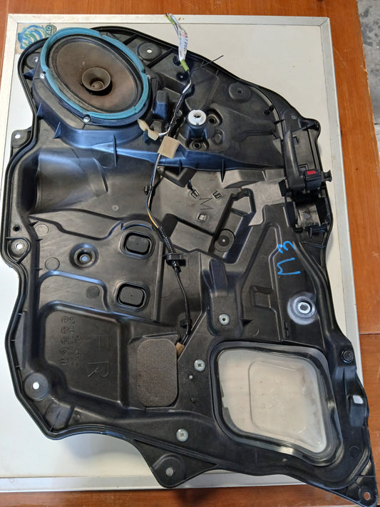 Tapa Puerta Manilla y Corneta Mazda3