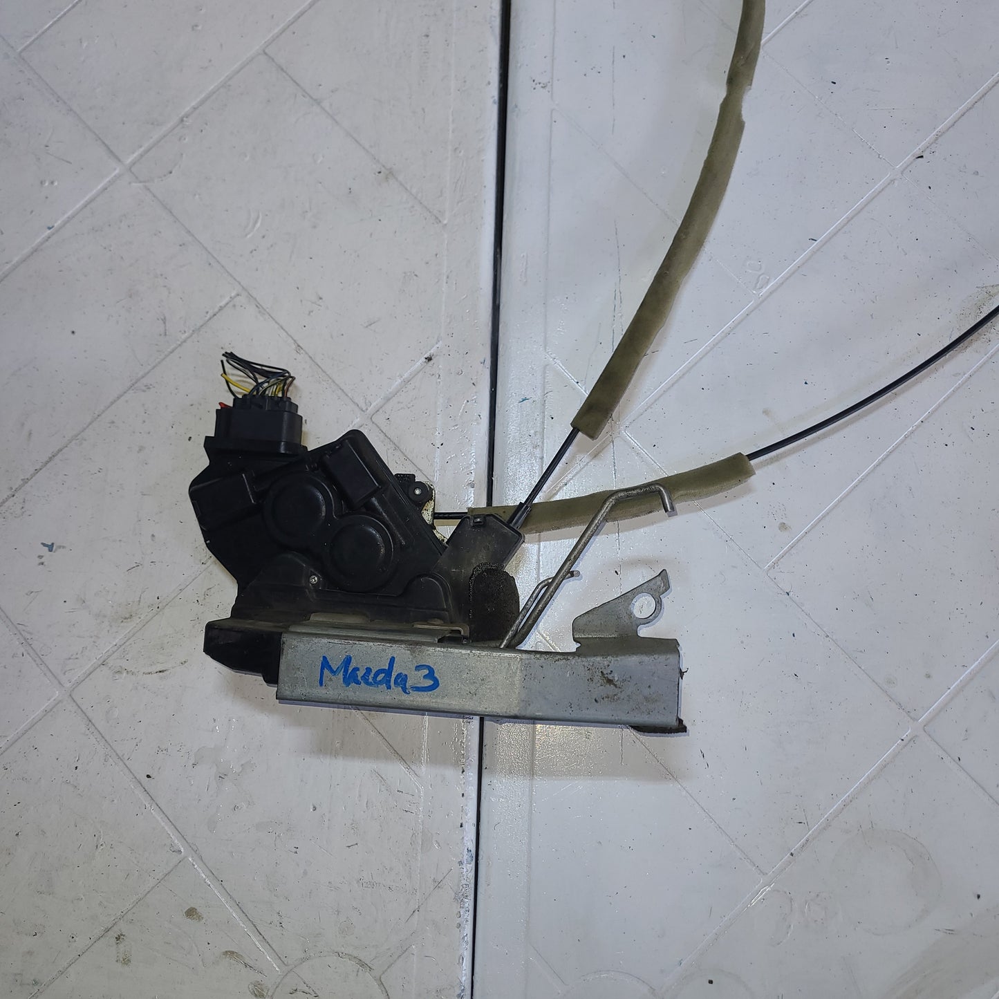 Cerradura Puerta Mazda3 2004 2010