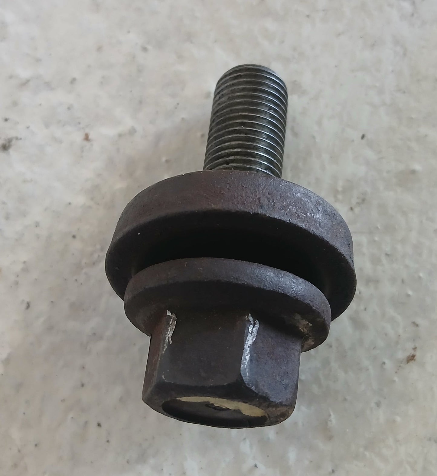 Tornillo Damper Mazda3